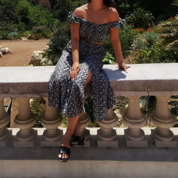 Two piece skirt and top - Picture 2 of 2